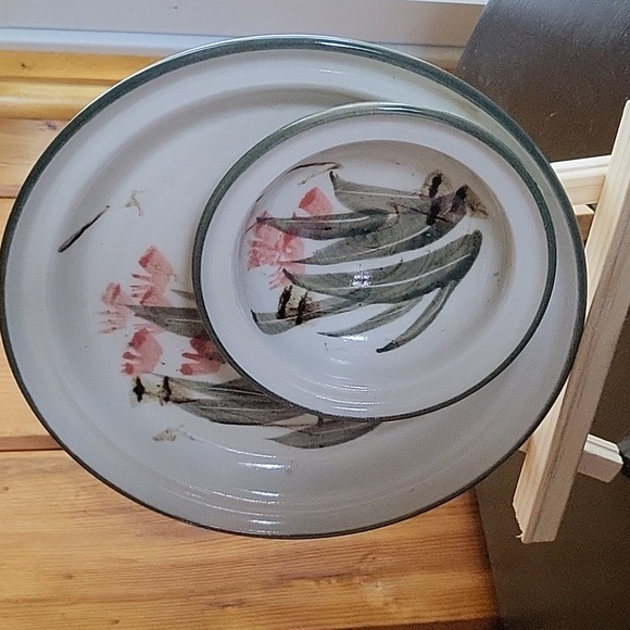 Studio Pottery Serving Plate With Attached Dipping Bowl - Picture 3 of 7